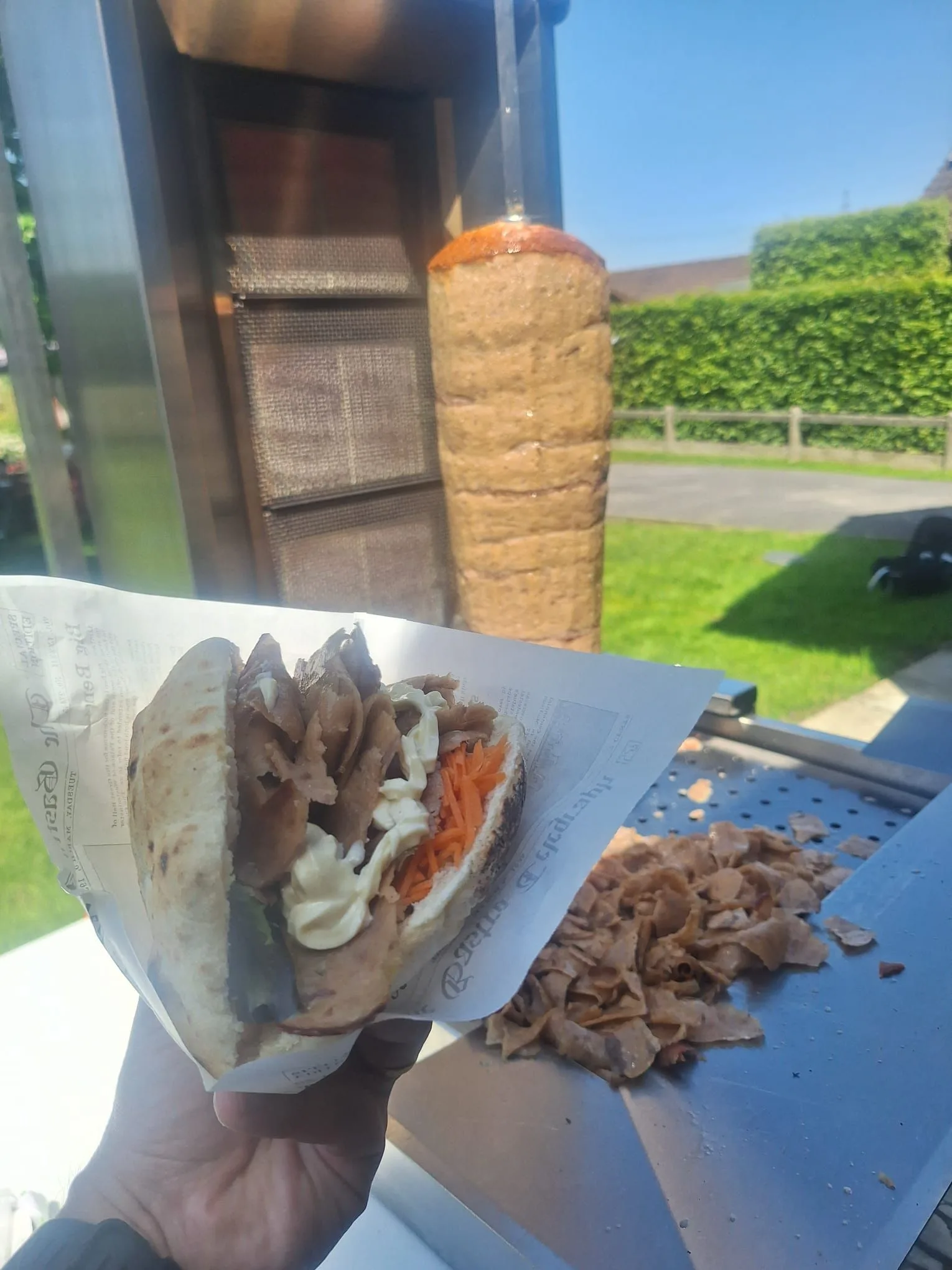 Pita en kebab van het spit van de vleesbobijn voor jouw feest in Deerlijk