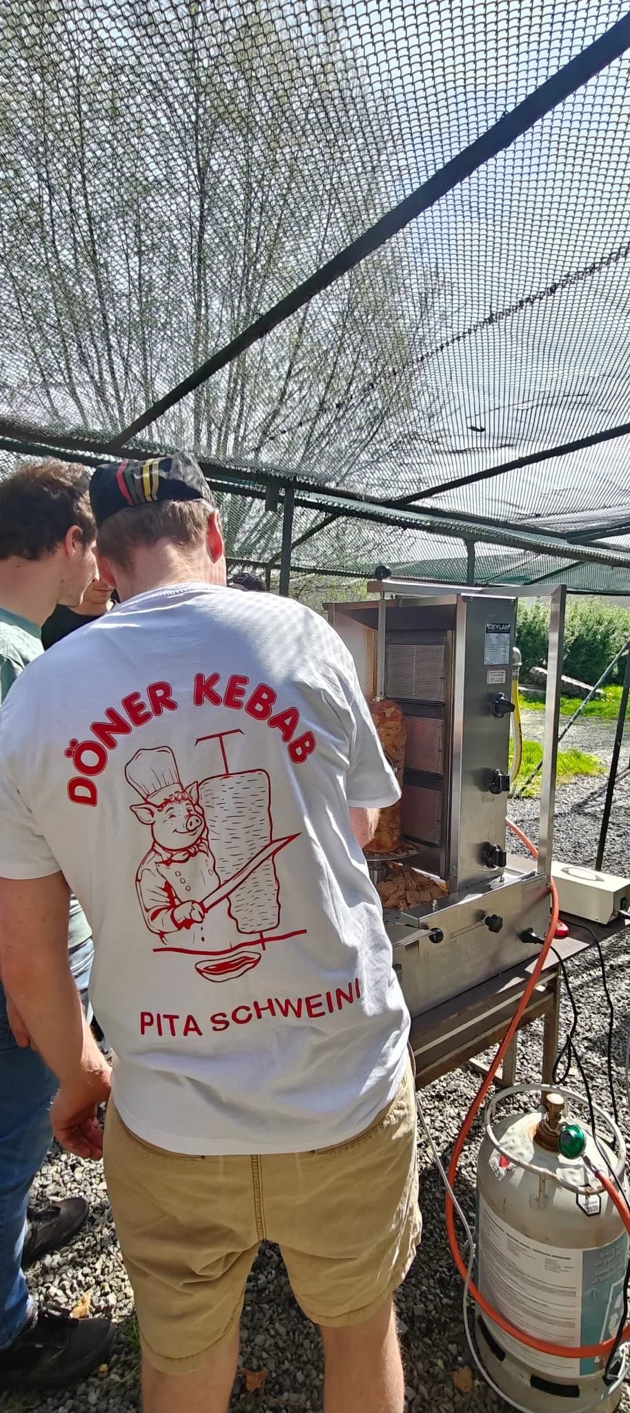 Pita en kebab van het spit van de vleesbobijn voor jouw feest in Deerlijk