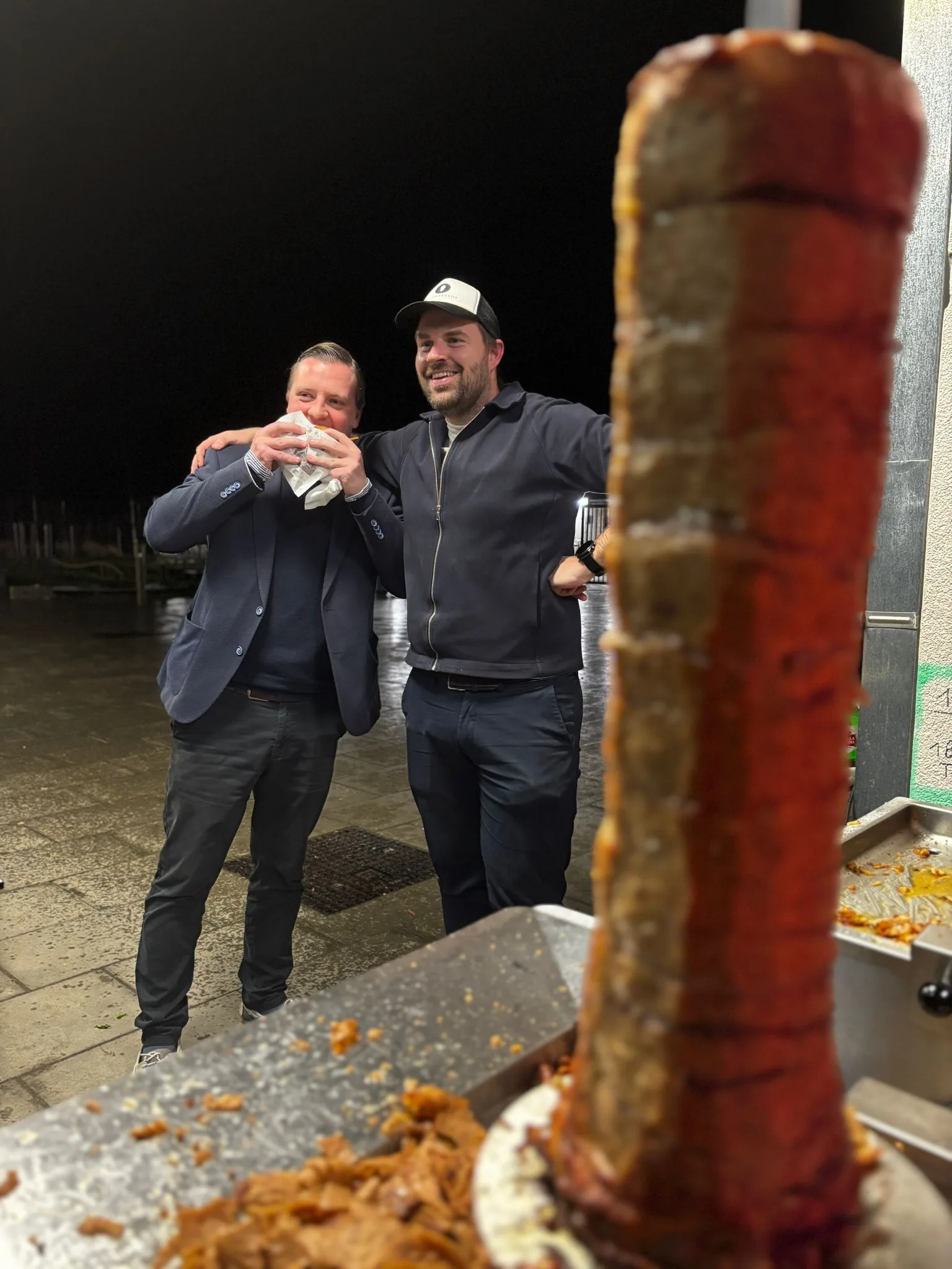 Pita en kebab van het spit van de vleesbobijn voor jouw feest in Deerlijk
