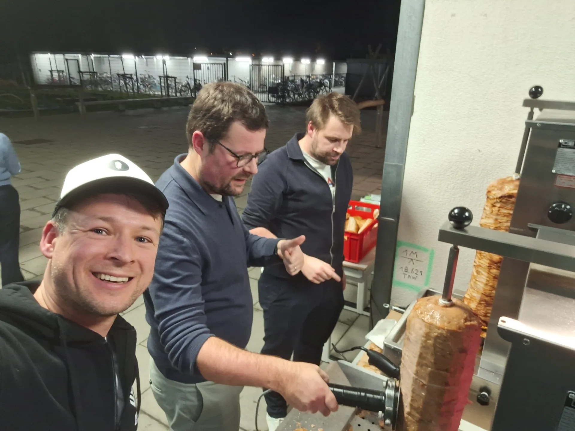Pita en kebab van het spit van de vleesbobijn voor jouw feest in Deerlijk